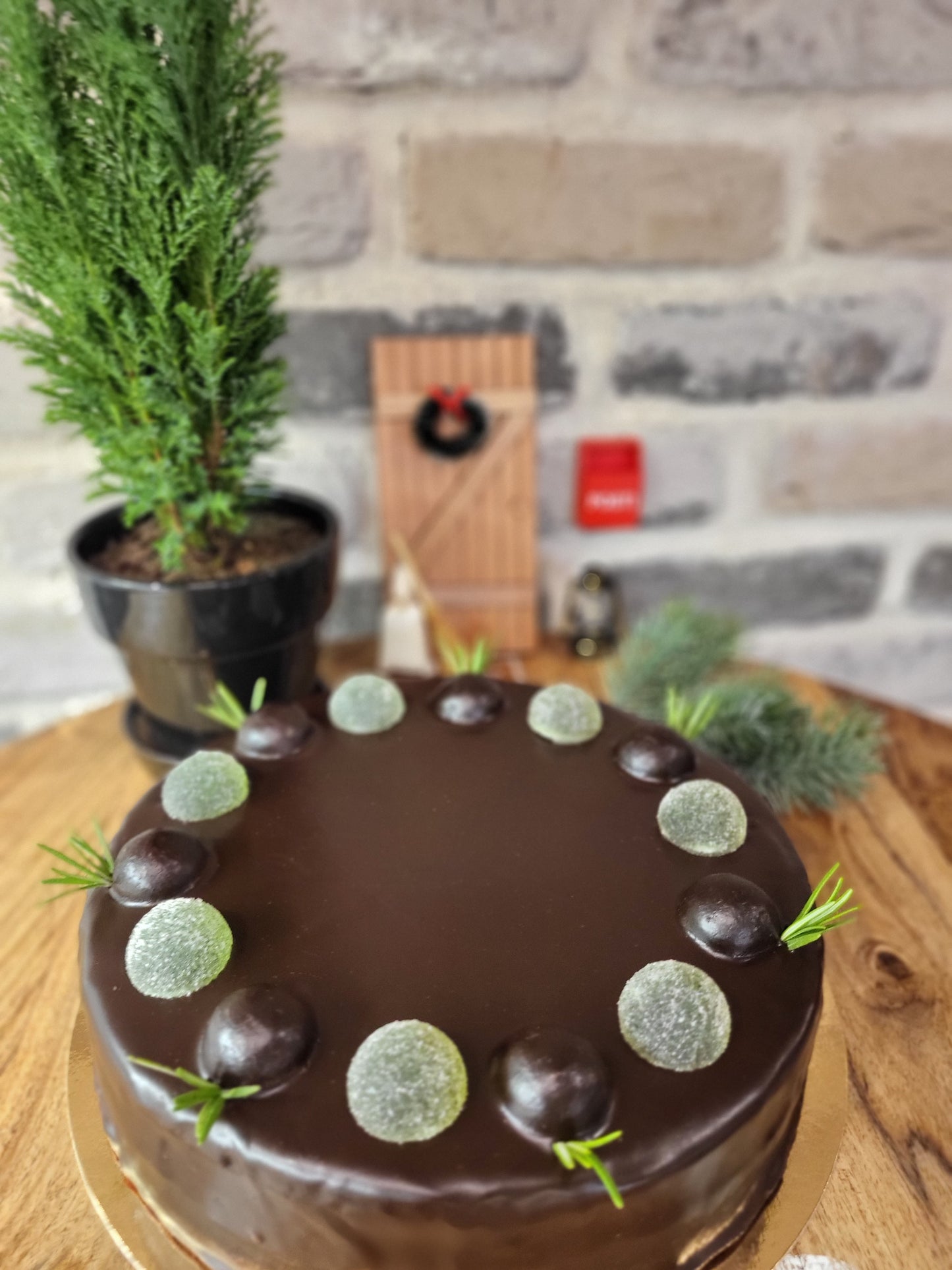 Joulun päärynä-suklaakakku